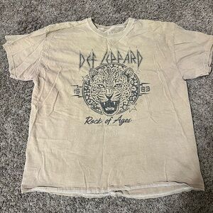 Tilly's Beige Def Leppard Graphic Tee